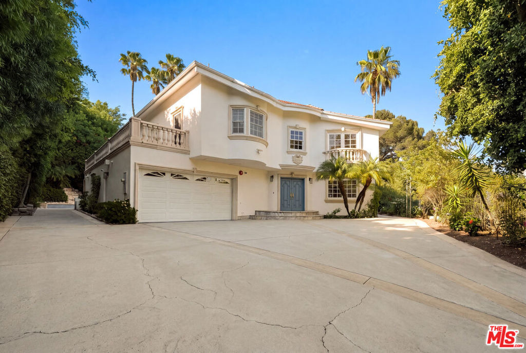 1109 Pine Drive - Photo 0