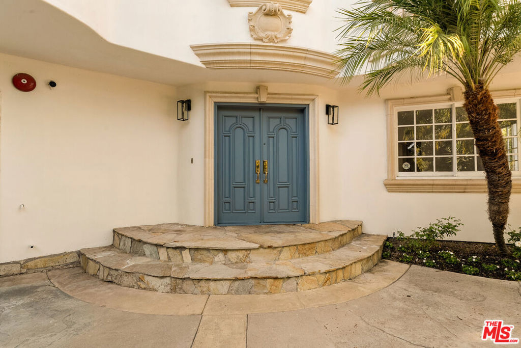 1109 Pine Drive - Photo 2