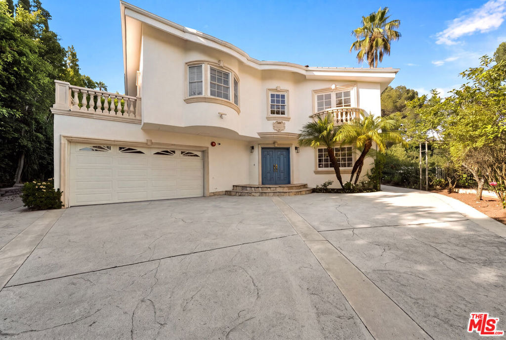 1109 Pine Drive - Photo 1