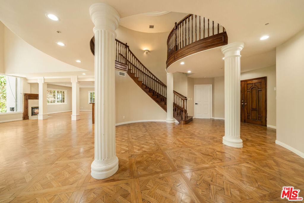 1109 Pine Drive - Photo 4