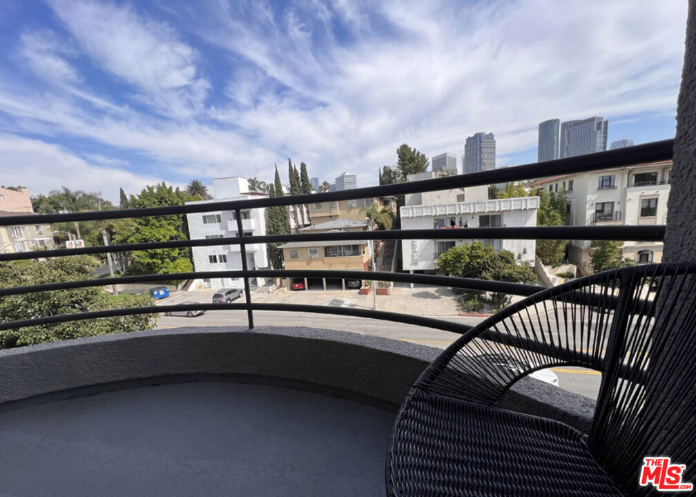 1617 S Beverly Glen Boulevard - Photo 17