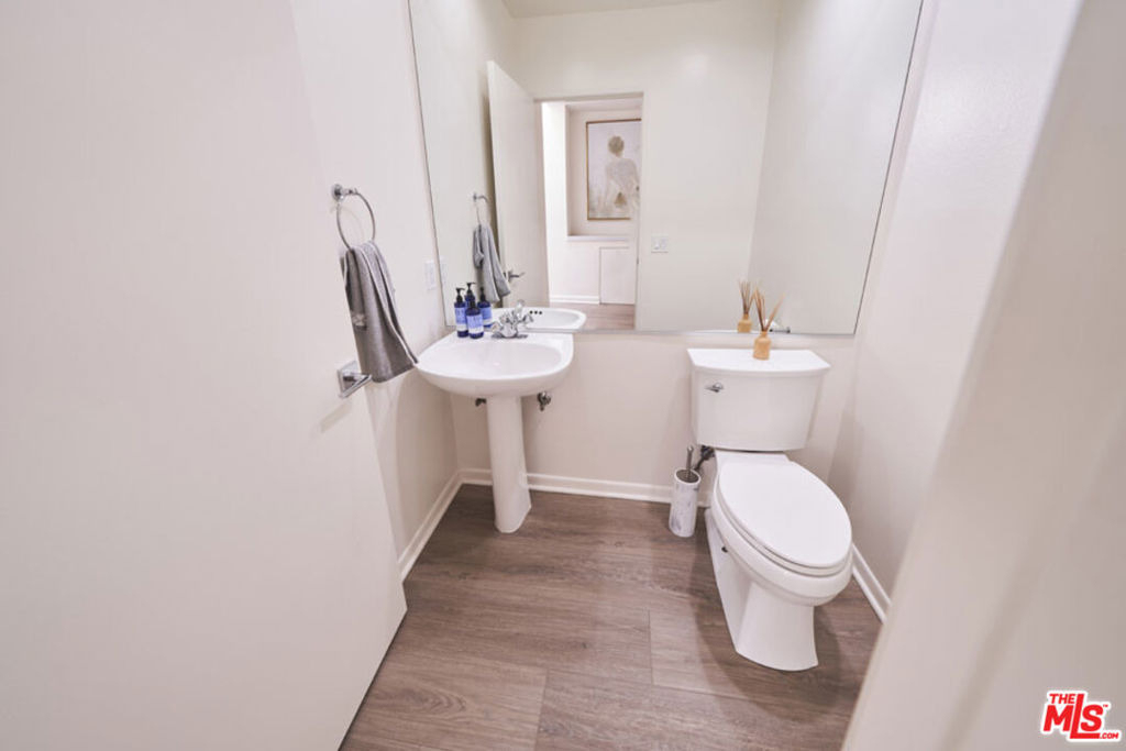 1617 S Beverly Glen Boulevard - Photo 8