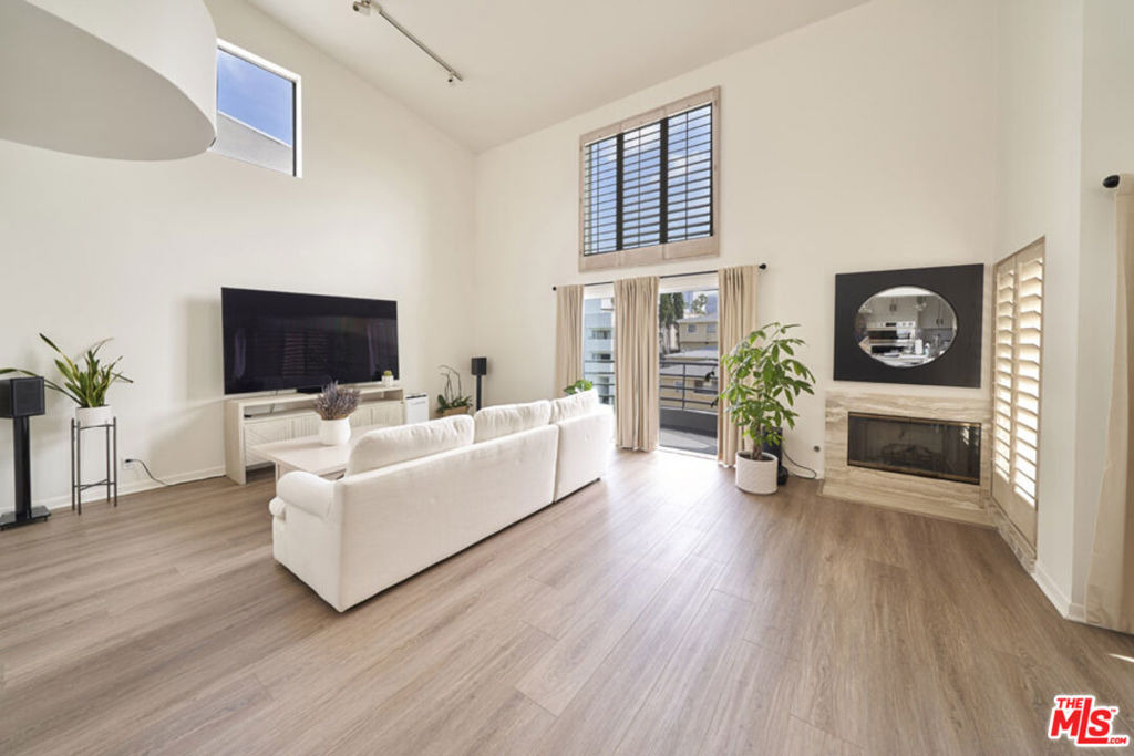 1617 S Beverly Glen Boulevard - Photo 11