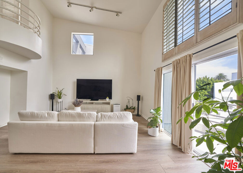 1617 S Beverly Glen Boulevard - Photo 13
