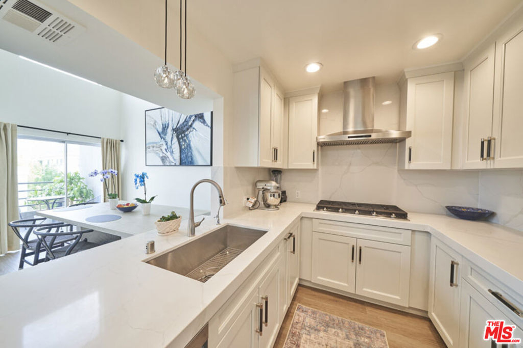 1617 S Beverly Glen Boulevard - Photo 0