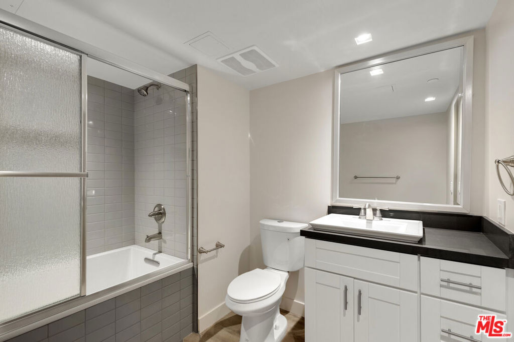 153 San Vicente Boulevard - Photo 12