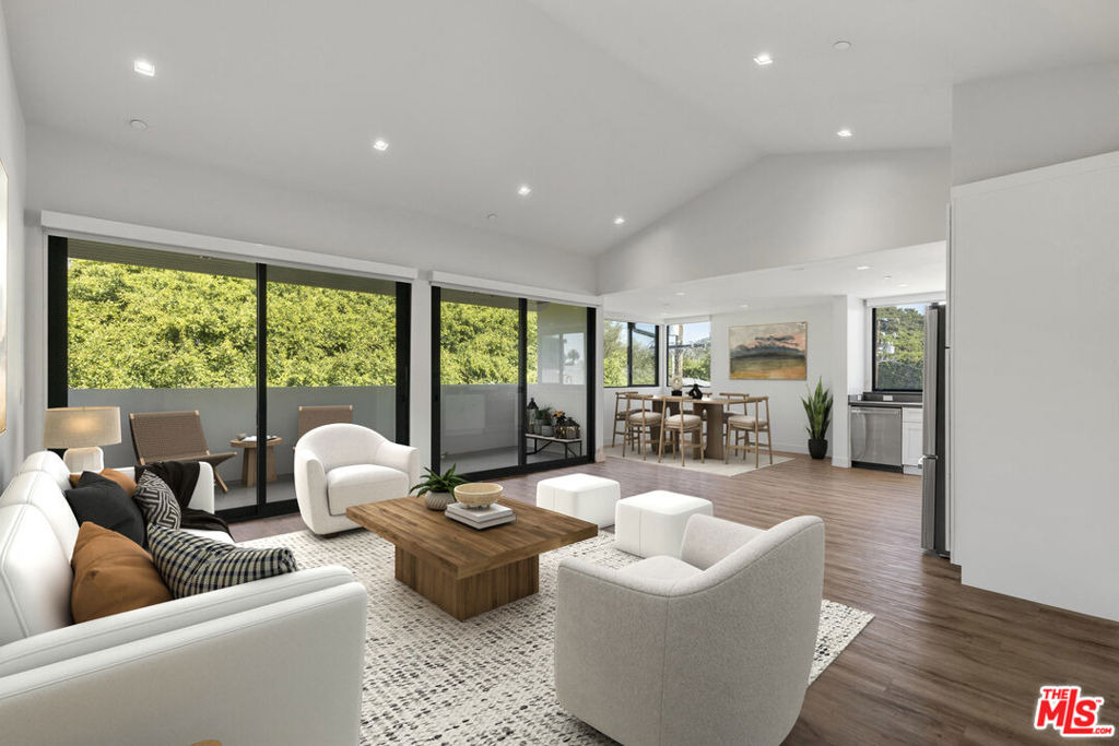 153 San Vicente Boulevard - Photo 0