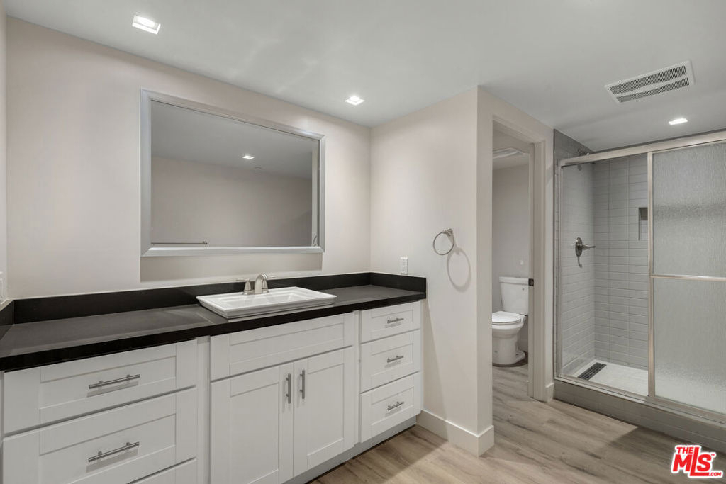 153 San Vicente Boulevard - Photo 10