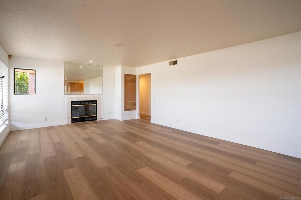 4766 Noyes St - Photo 11