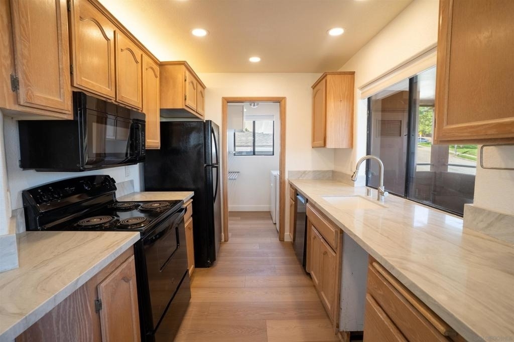 4766 Noyes St - Photo 4