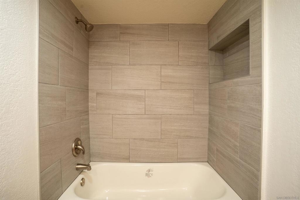 4766 Noyes St - Photo 18