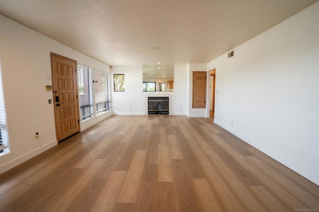 4766 Noyes St - Photo 10