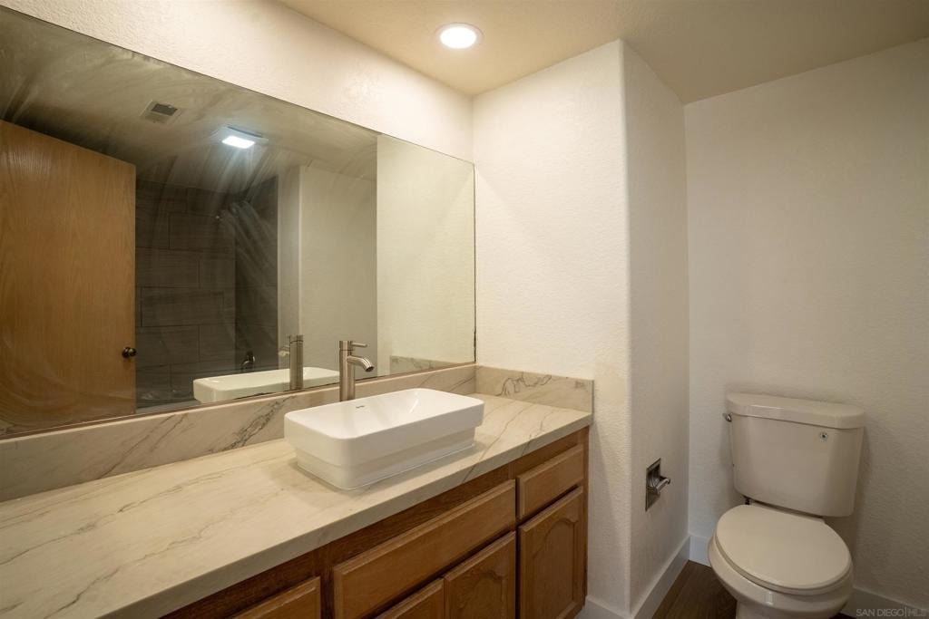 4766 Noyes St - Photo 17
