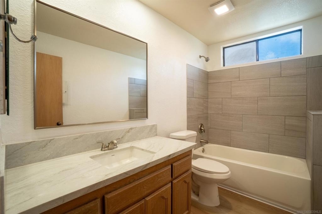 4766 Noyes St - Photo 20