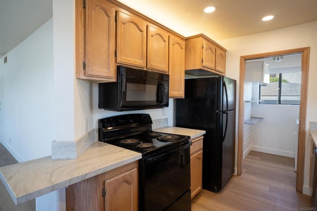 4766 Noyes St - Photo 8