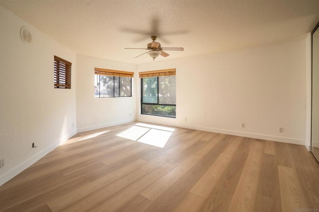 4766 Noyes St - Photo 14