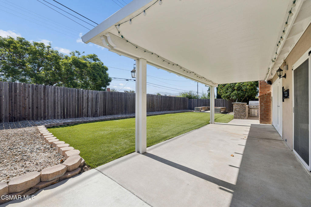 2066 Dwight Avenue - Photo 37
