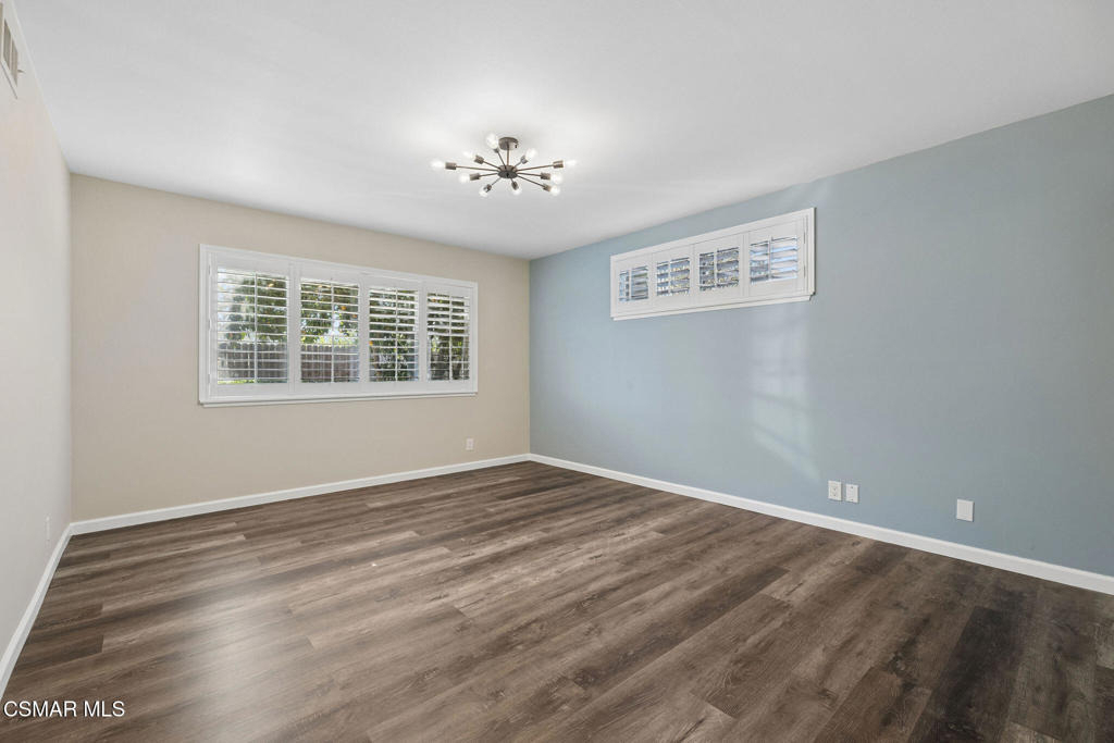 2066 Dwight Avenue - Photo 30