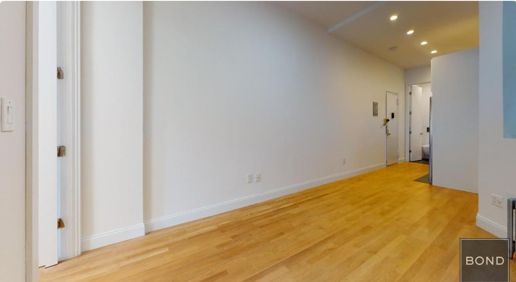 West 50th Street - Photo 5
