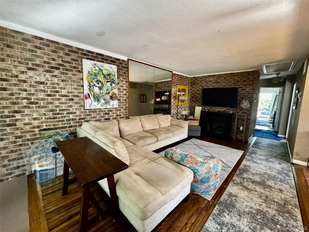 254-40 Craft Avenue - Photo 1