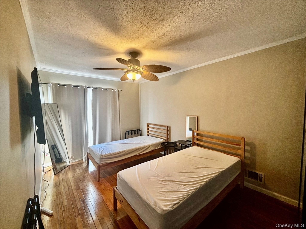 254-40 Craft Avenue - Photo 6