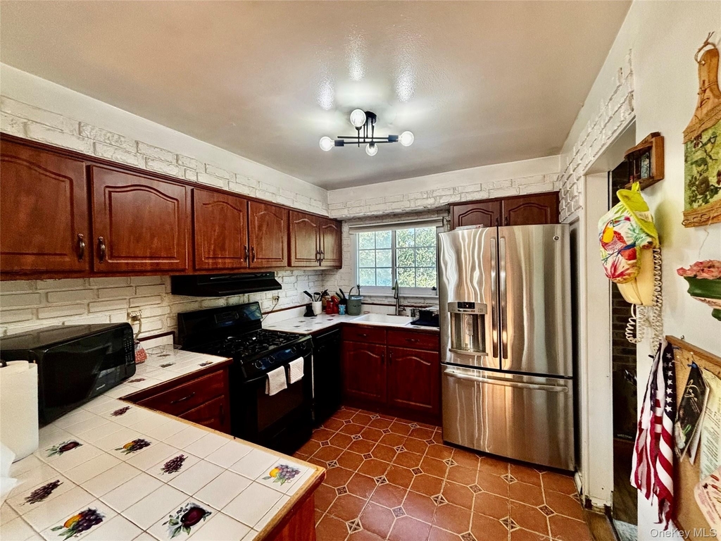 254-40 Craft Avenue - Photo 3