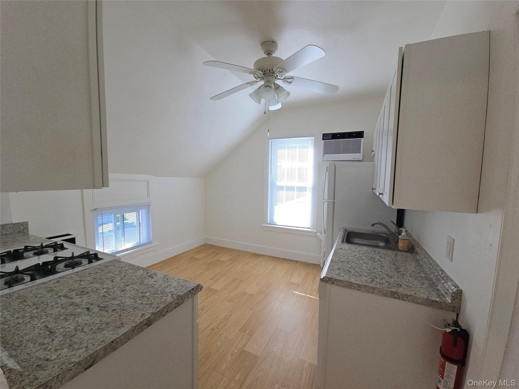291 Main Street - Photo 2