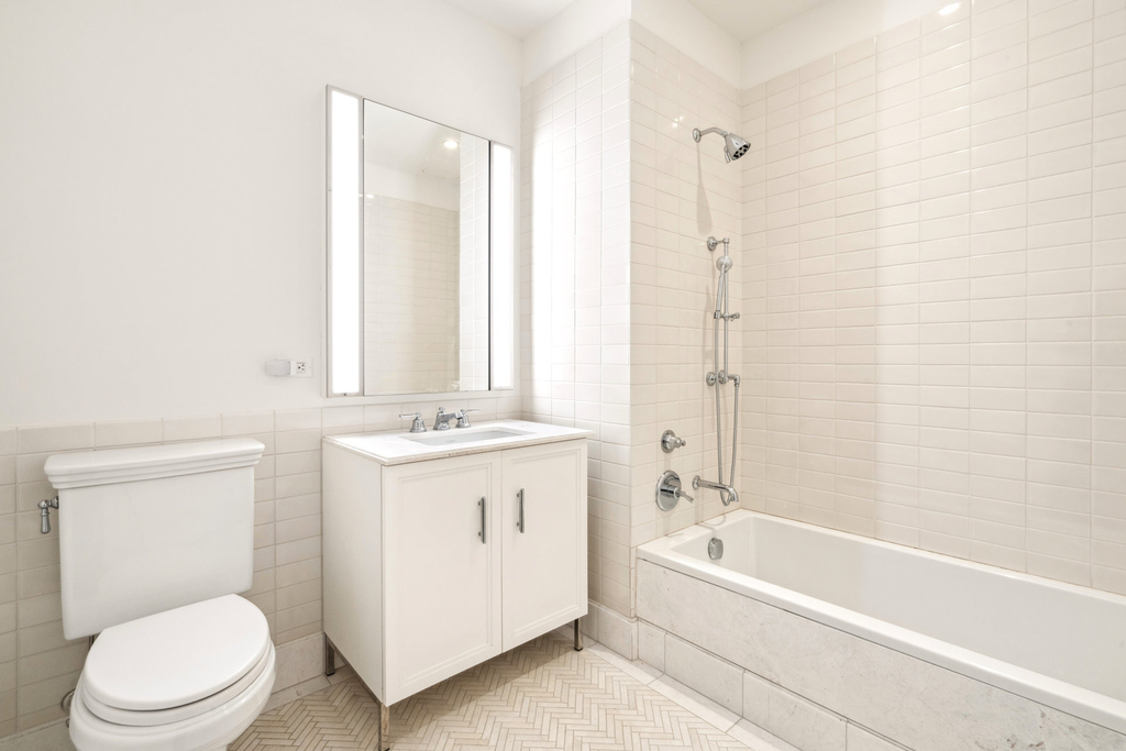 100 Barclay Street - Photo 10