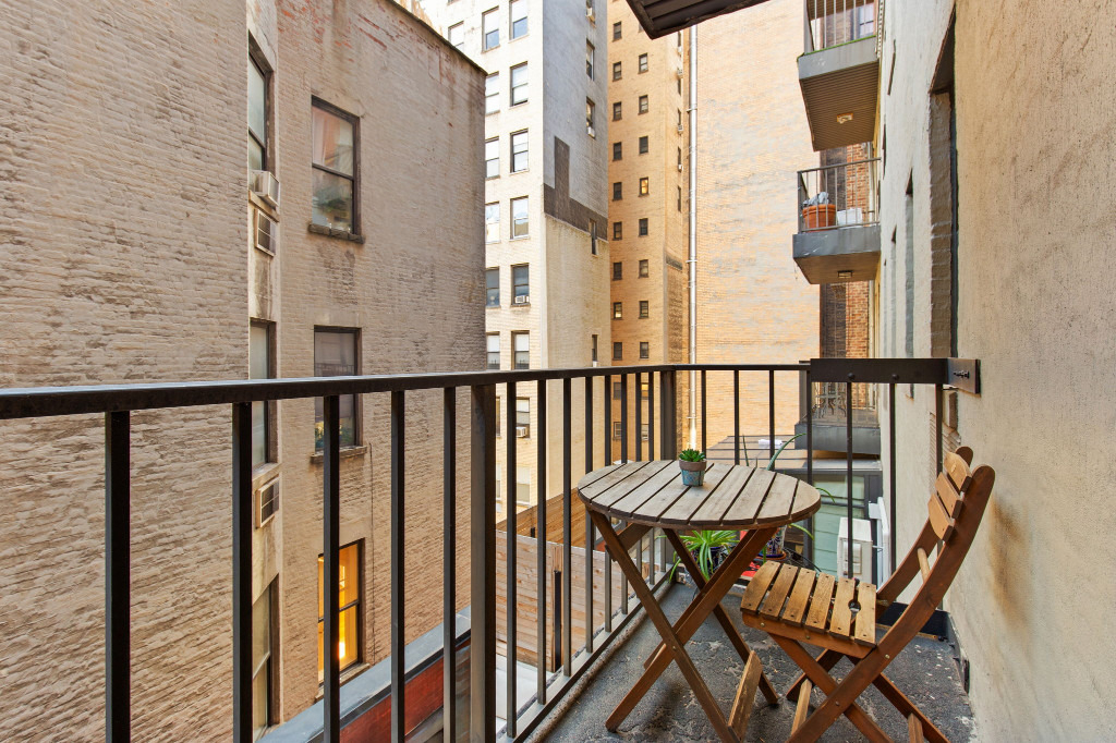 186 W 80th Street - Photo 4