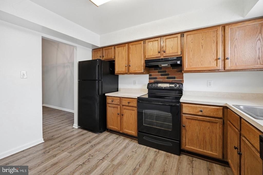 8909 Sugarwood Lane - Photo 2
