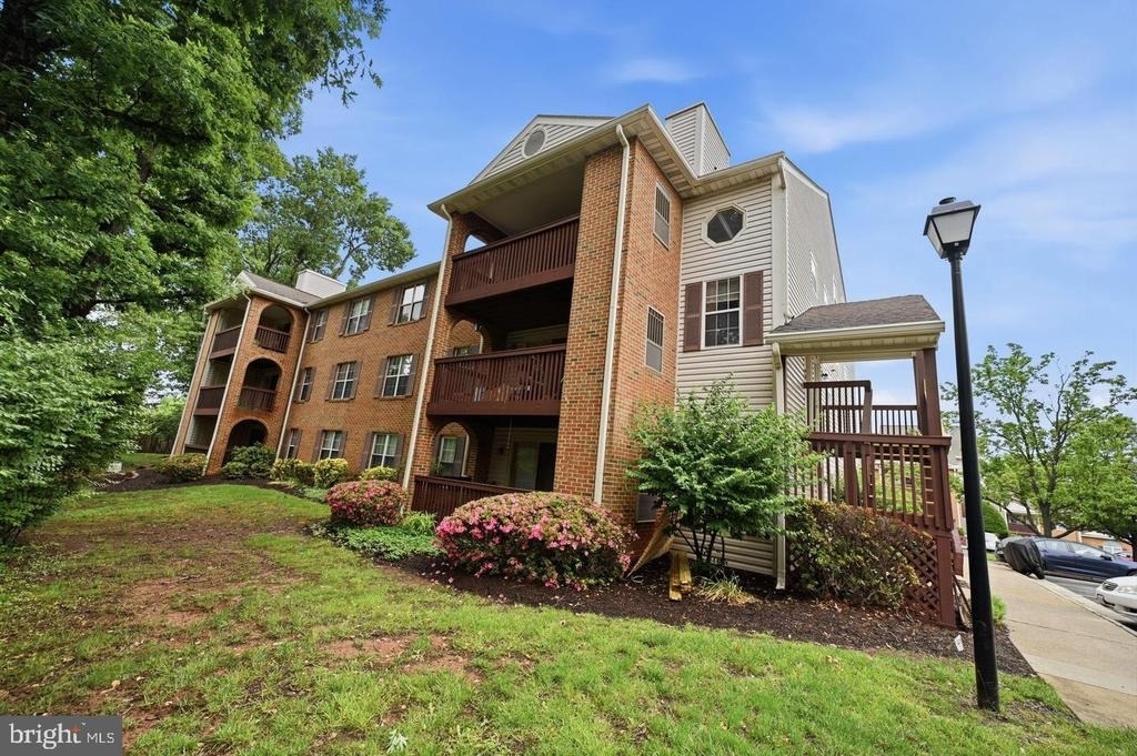 8909 Sugarwood Lane - Photo 0