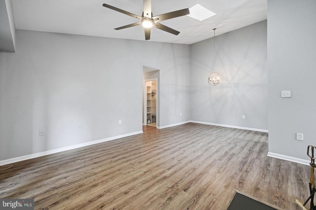 8909 Sugarwood Lane - Photo 9