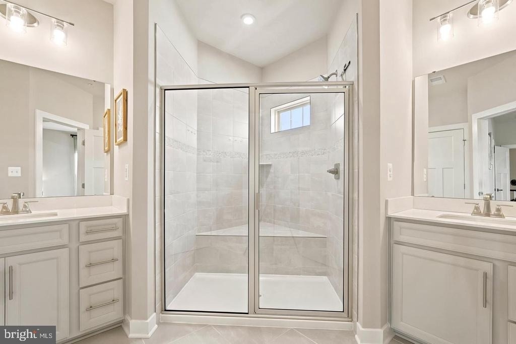 24274 Thurso Square - Photo 45