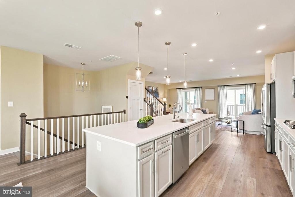 24274 Thurso Square - Photo 18