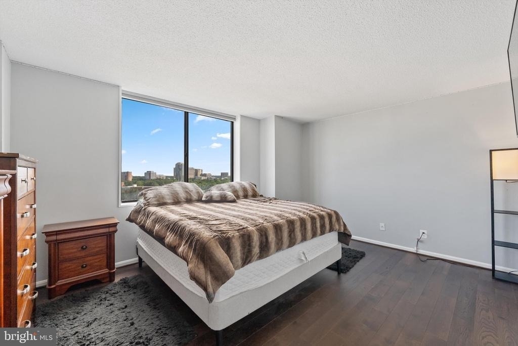 3713 S George Mason Drive - Photo 18