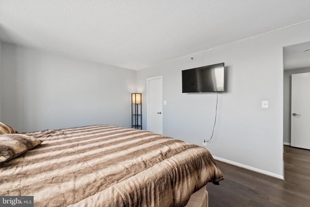 3713 S George Mason Drive - Photo 19