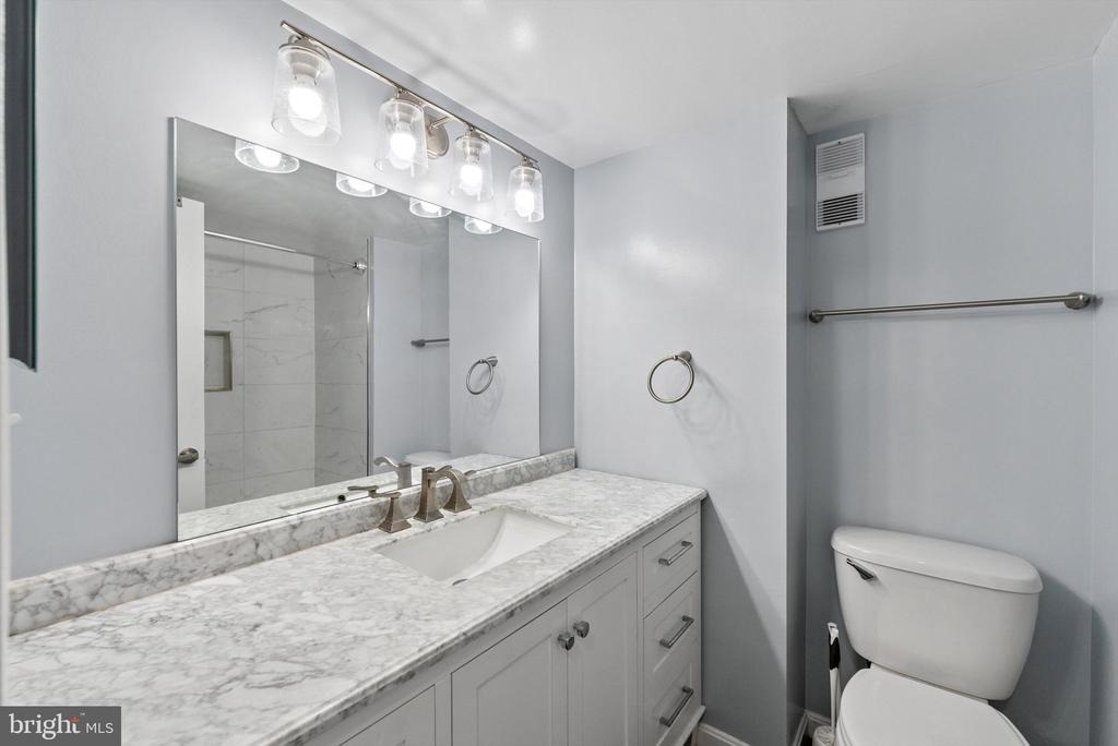 3713 S George Mason Drive - Photo 16