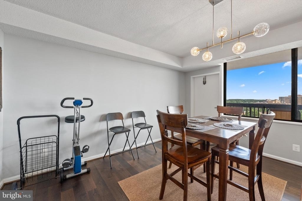 3713 S George Mason Drive - Photo 3