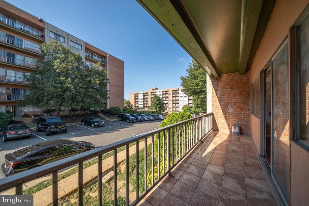 5801 Quantrell Avenue - Photo 2