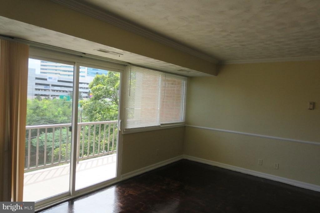 5801 Quantrell Avenue - Photo 6