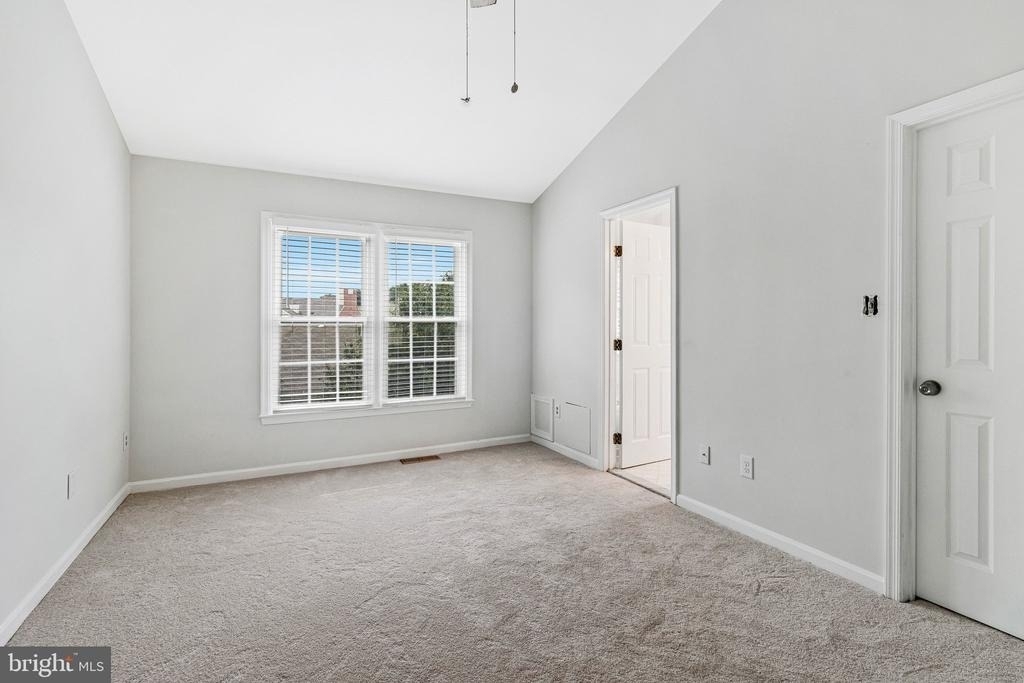 208 Ellsworth Street - Photo 15