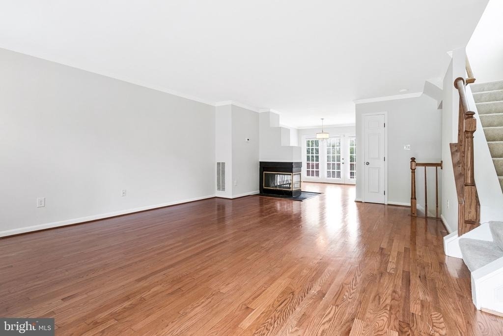 208 Ellsworth Street - Photo 3