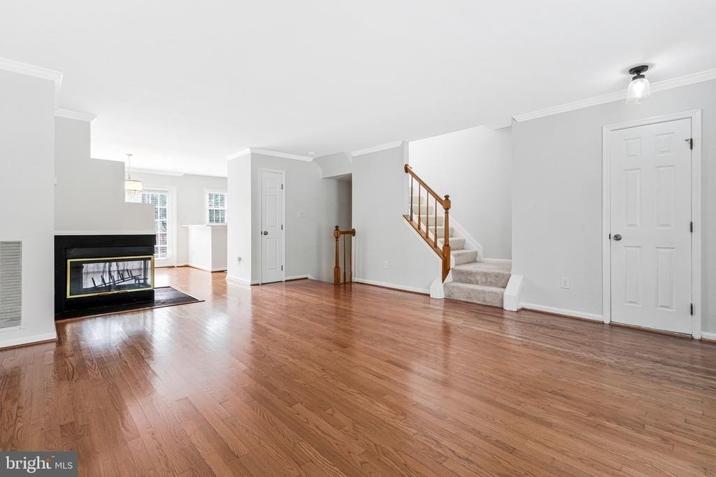 208 Ellsworth Street - Photo 2