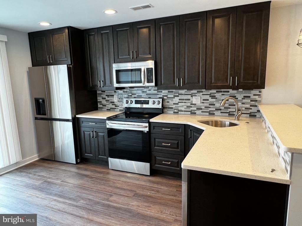 2543 Manton Street - Photo 6