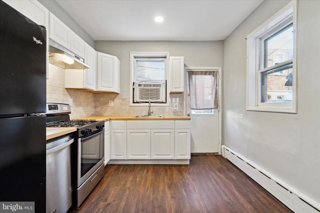 1547 S Newkirk Street - Photo 5
