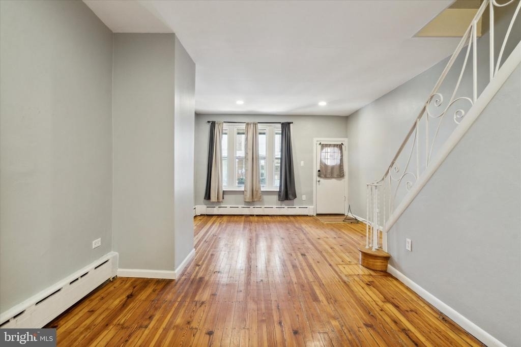 1547 S Newkirk Street - Photo 3