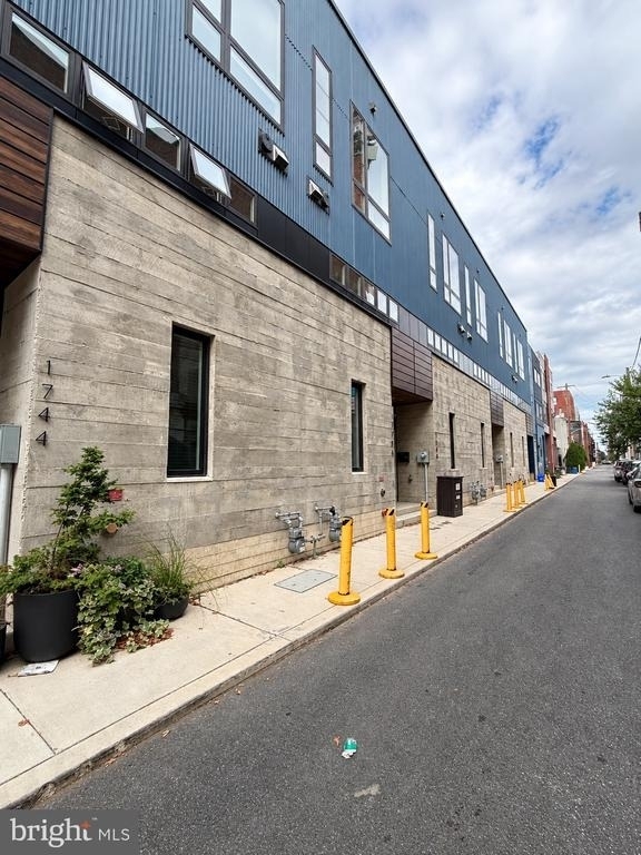 1748 N Hope Street - Photo 0