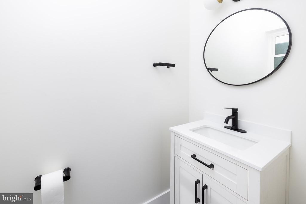 1810 Tasker Street - Photo 2