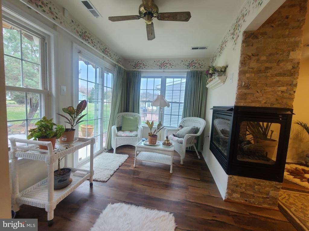 8 White Stone Court - Photo 2