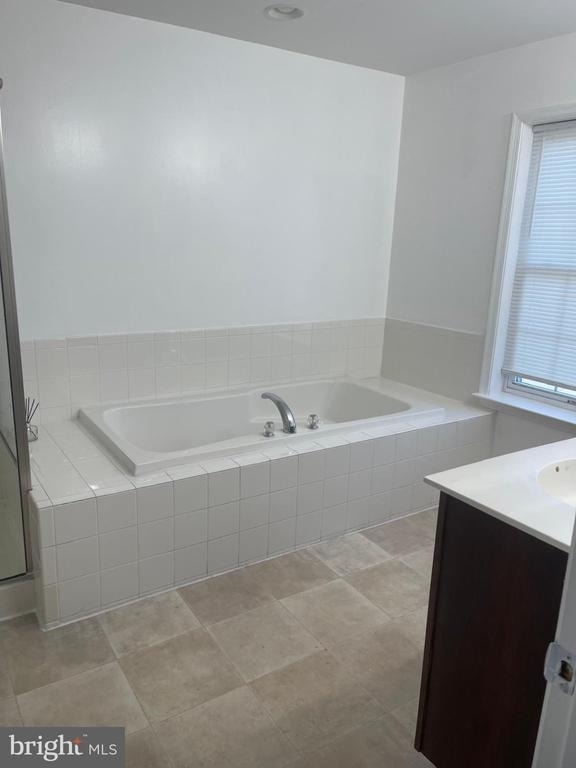 9012 Chestnut Avenue - Photo 12